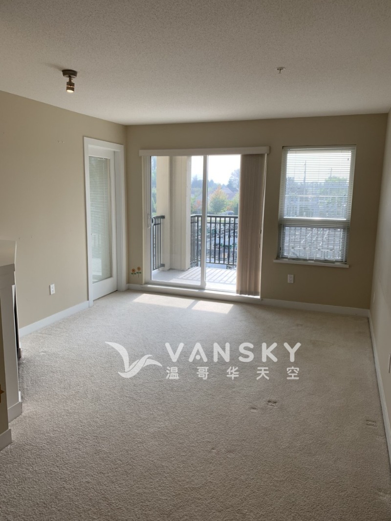250429115554_3 Living room.jpg